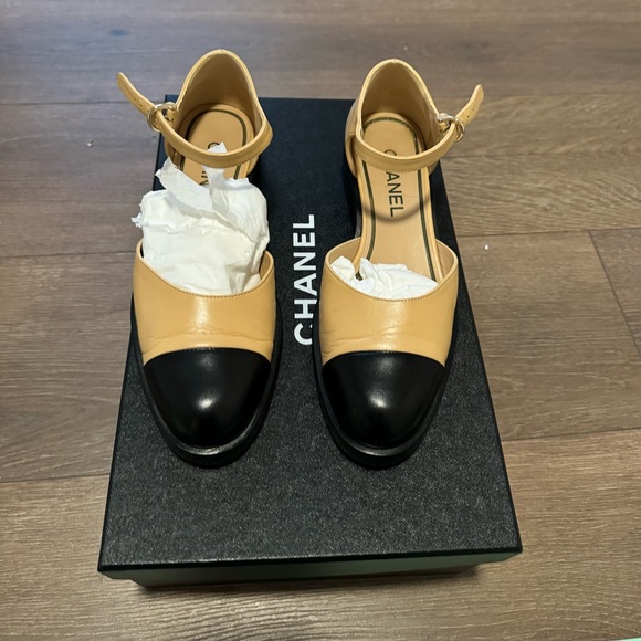 Chanel Mary Jane shoes - Picture 4 of 6